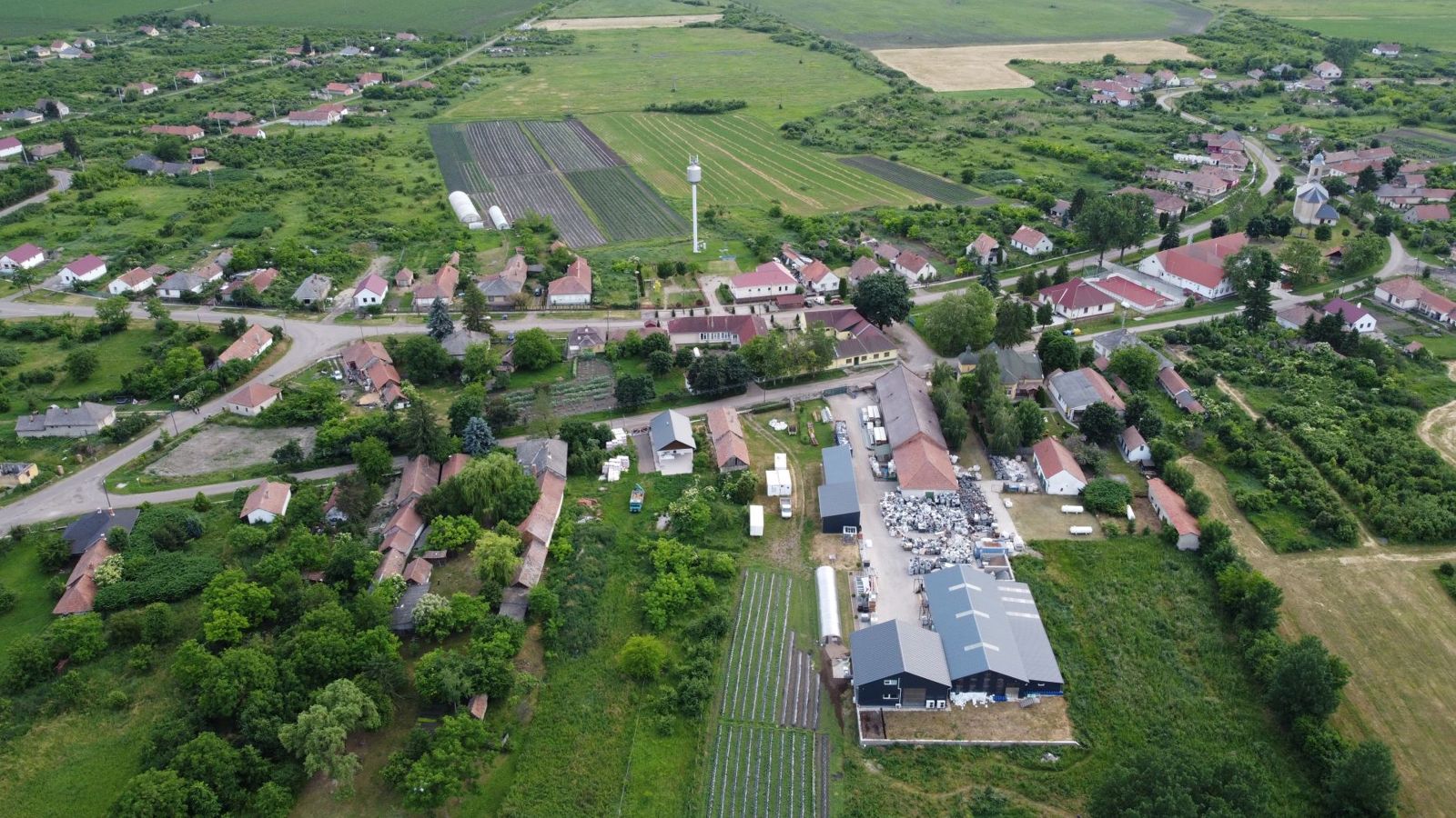 Tarnabod és a telephely madártávlatból